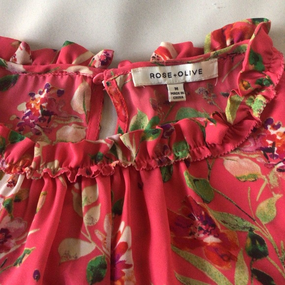 ‼️MOVING‼️ Rose+Olive sleeveless top blouse. Sz. Medium. Ruffle Neck. Floral. - Picture 4 of 6